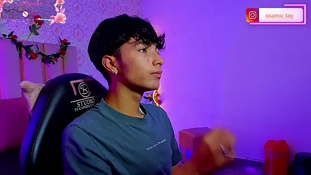 osamu_tay élő XXX-chatje