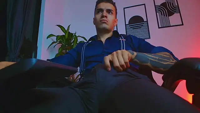 ALPHA_DOMINUS_ Adlı Modelin Canlı XXX Sohbeti