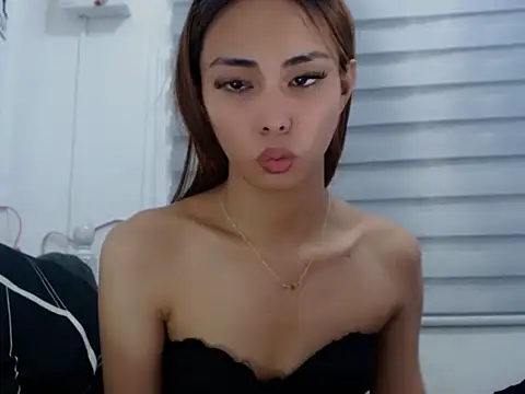 UrHolyBody 网络视讯表演