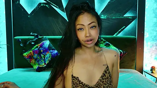 ElyaQuinn live XXX chat