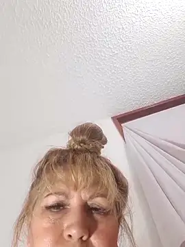 Chat XXX en directo de Kazsandraa