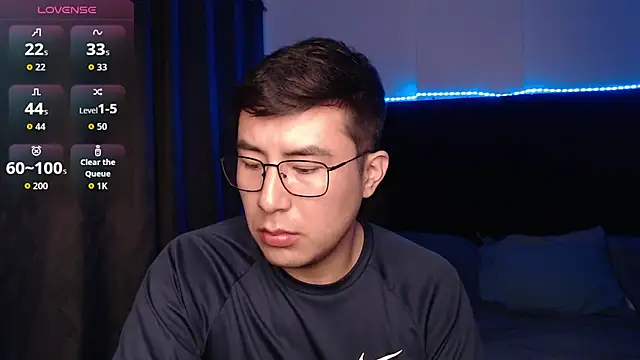 andrewmhilton_'s Webcam Show