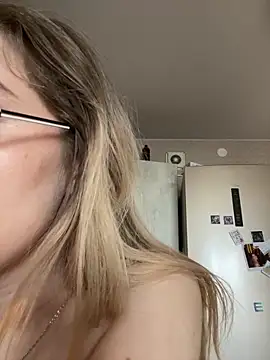 Kitty_Katrine's Live XXX Chat