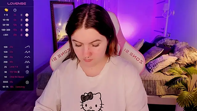 lovelyy_julia élő XXX-chatje