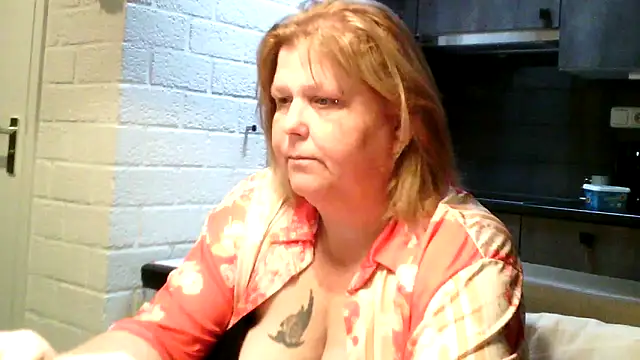 Show modela Sylviastar46 na web-kameri