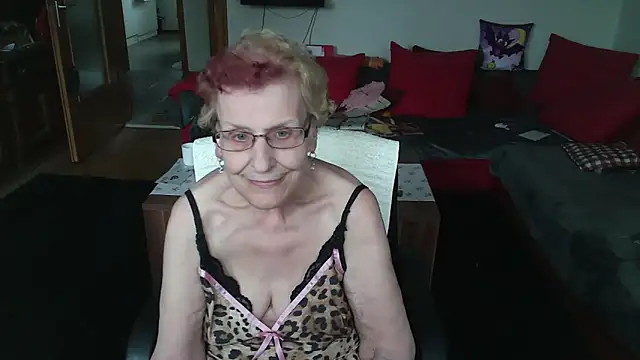 HeisseomaOriginal's Live XXX Chat