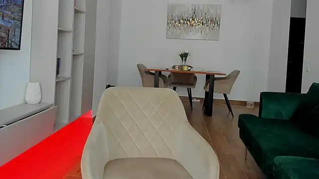 XXX chat uživo modela june_desire