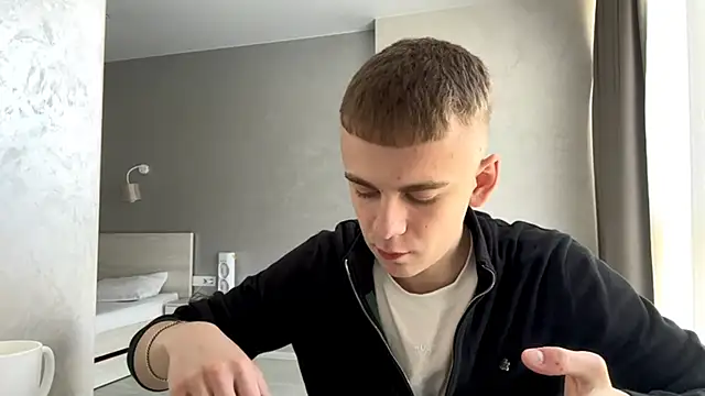 XXX chat uživo modela SoloFury