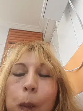 Kazsandraa 即時 XXX 聊天