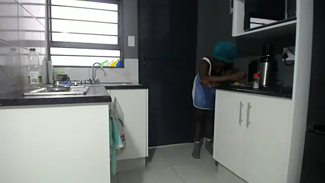 XXX chat uživo modela Shaniko89