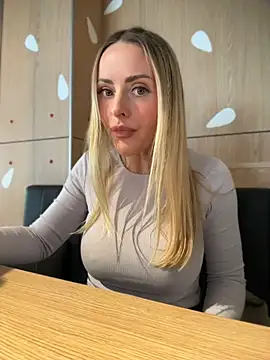 EmaSalis 라이브 XXX 채팅