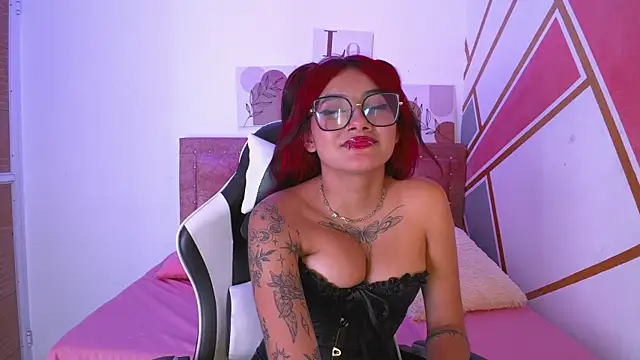 Lucy_boobss: онлайн-секс-чат