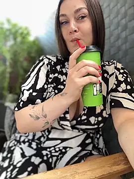 CrazyTori Adlı Modelin Canlı XXX Sohbeti