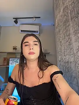 saracaball_ webcam show