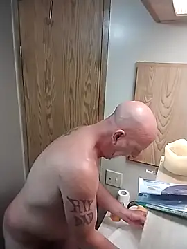 Yankeedave420 Show in webcam