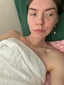 Lisaaa_Alisa Adlı Modelin Canlı XXX Sohbeti