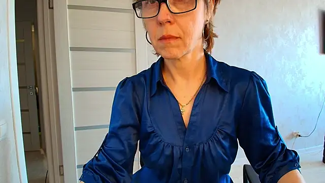 LioraWeiss' Live XXX Chat