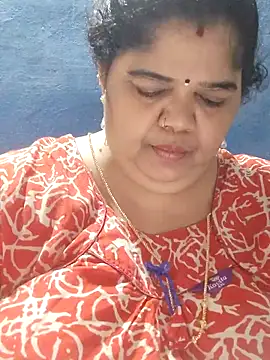 tamilthanushri Chat XXX in diretta