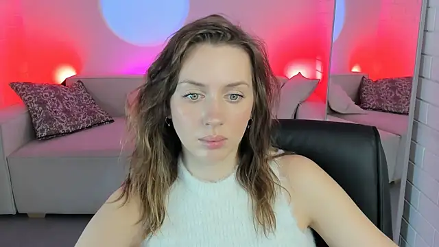 MeganClapp Adlı Modelin Canlı XXX Sohbeti