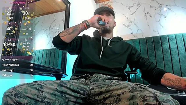 DrakeNeumann Webcam Show