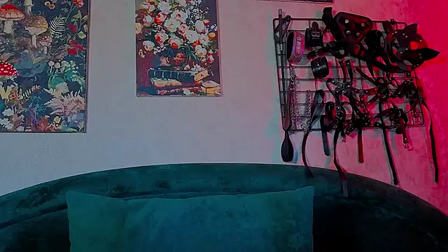 Онлайн чат XXX the_high_priestess