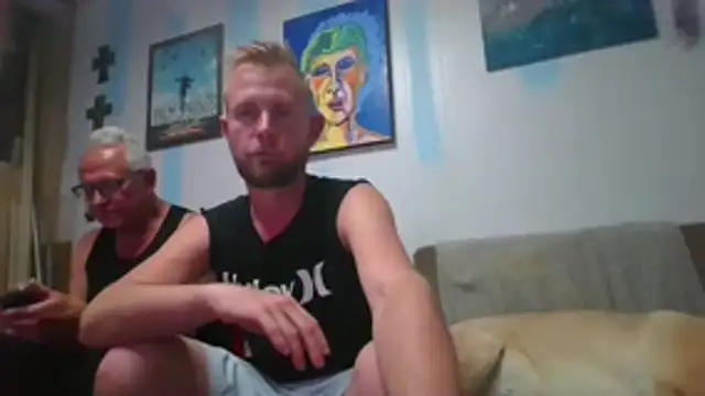 Chatroom XXX en direct de boysfirsttime