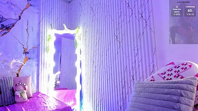 Naomy_tay1のライブXXXチャット