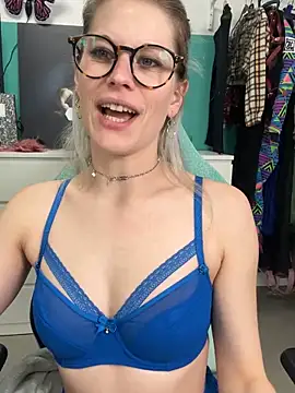 Show modela JessyLey na web-kameri