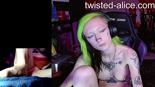 Twisted_Alice: онлайн-секс-чат