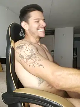 Pokazy przed kamerką – felipe_fitness