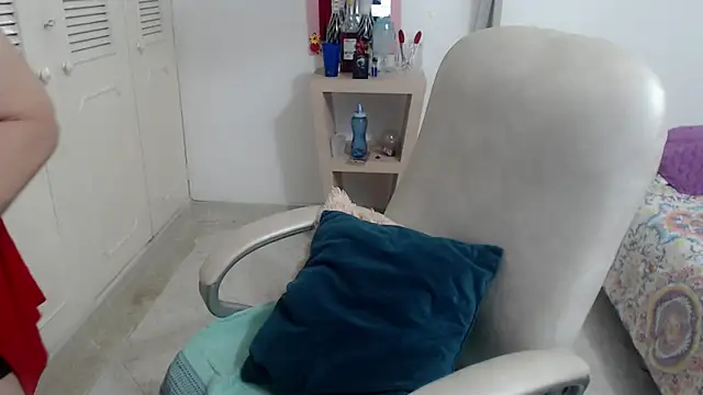 leonela_69 live XXX chat