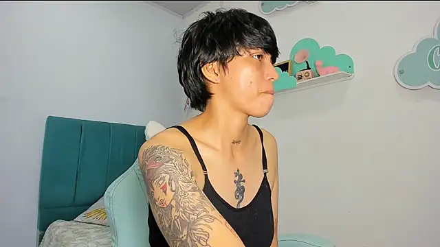 ivyheat3 élő XXX-chatje