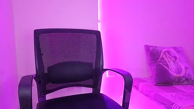 XXX chat uživo modela BABY_RANI_