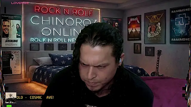 chino_roz Show in webcam