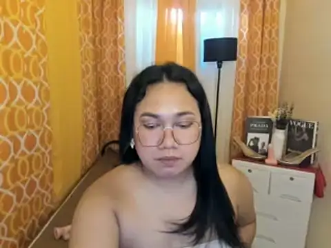 TsUncutKaren 在線直播表演