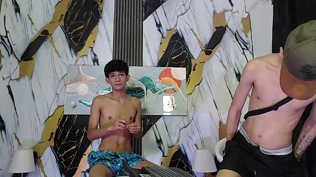TWINKS_BOYSX Show in webcam