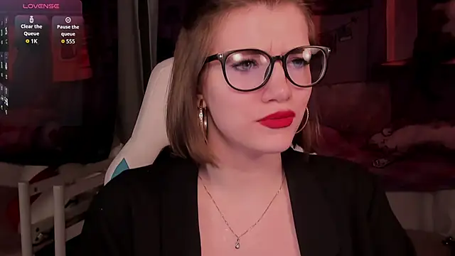 CathyAdams Adlı Modelin Canlı XXX Sohbeti