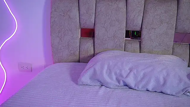 دردشة Petitte_Mussa الجنسية المباشرة