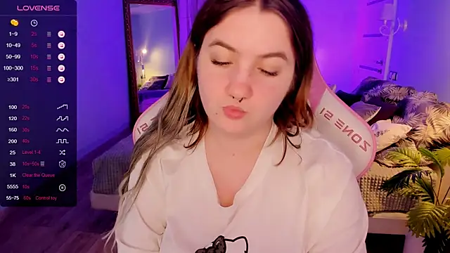 Онлайн чат XXX lovelyy_julia