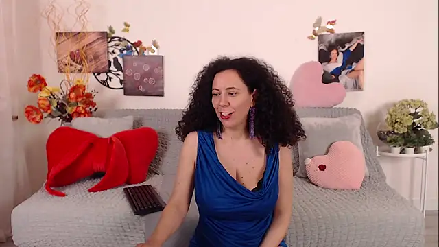 BettiAdamson – Naživo XXX chat