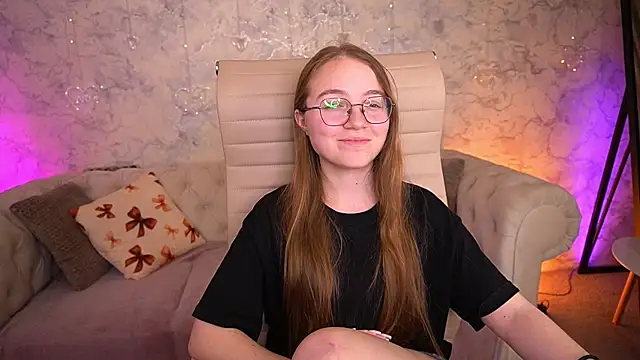 ArrinaWairr: онлайн-секс-чат