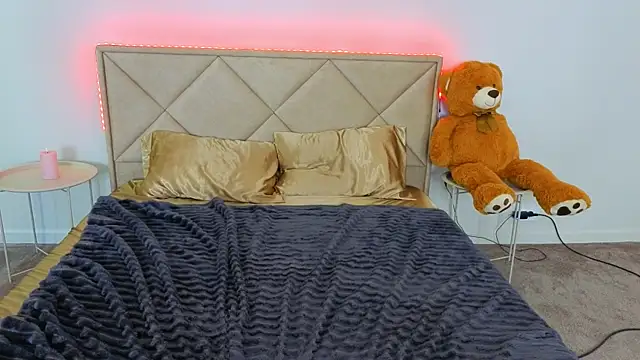 MagicPeachh_ লাইভ XXX চ্যাট