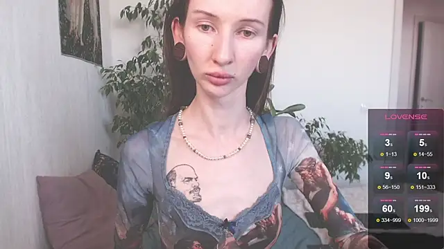 Arwen-elf élő XXX-chatje