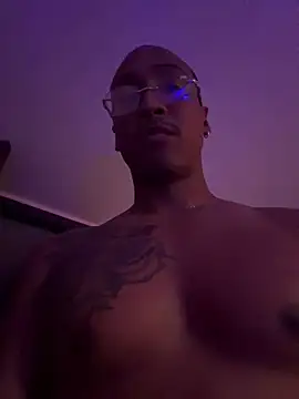 black_west Show in webcam