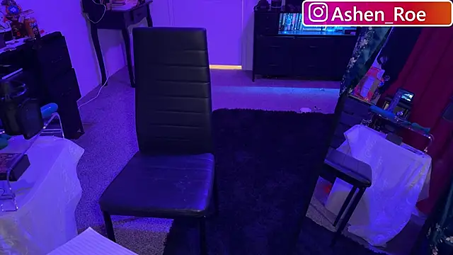 Онлайн чат XXX AshenRoe
