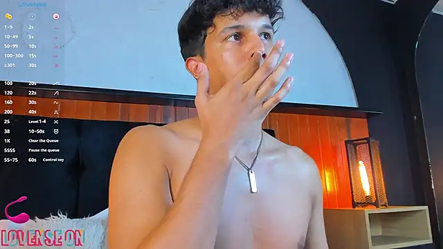 Leo_Savage_ Webcam show