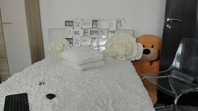 sweetemy4u's Webcam Show