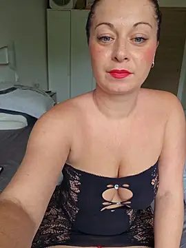 Chaudesquirt's Live XXX Chat
