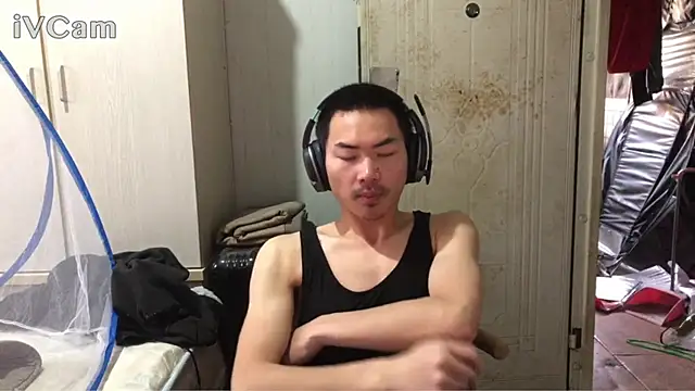 dyjdddttj webkamerás műsora