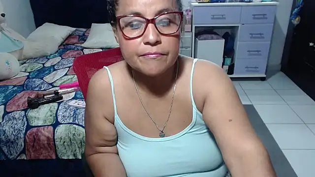 pervert_mommy_ élő XXX-chatje
